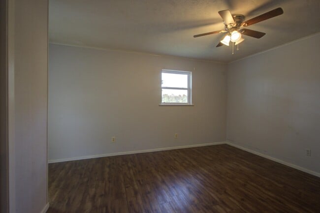 Building Photo - 3830 Union Rd