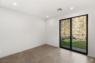 Building Photo - 350 Solitude Peak Ln