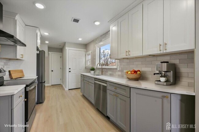 Building Photo - 143 Johnston Ave