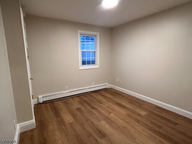 Building Photo - 68 Cottage Pl