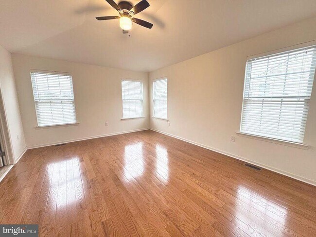 Building Photo - 425 Williamson Ct