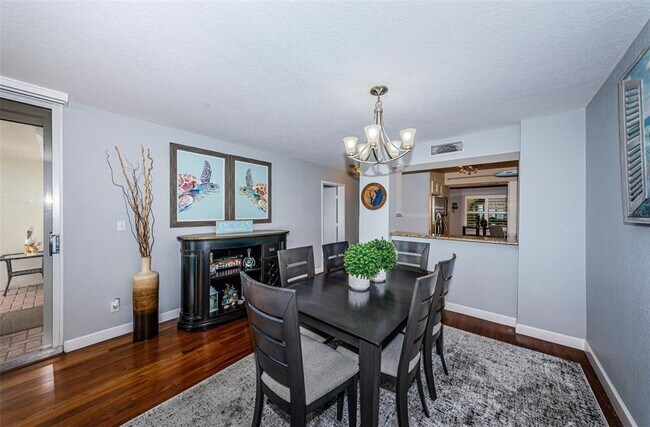 Building Photo - 6105 Bahia Del Mar Cir