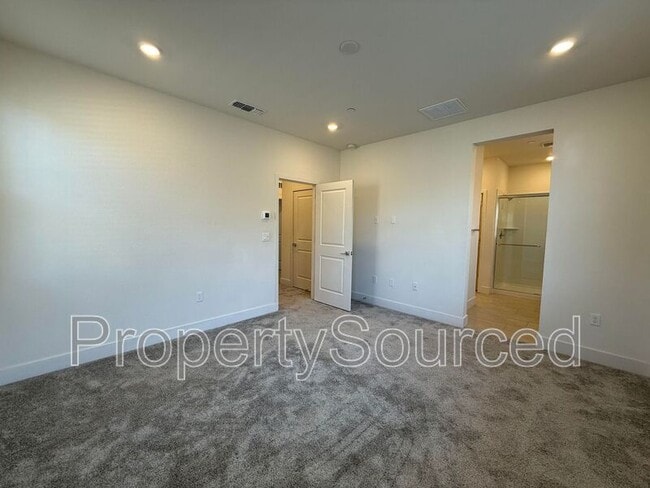 Building Photo - 1724 Jade Pl