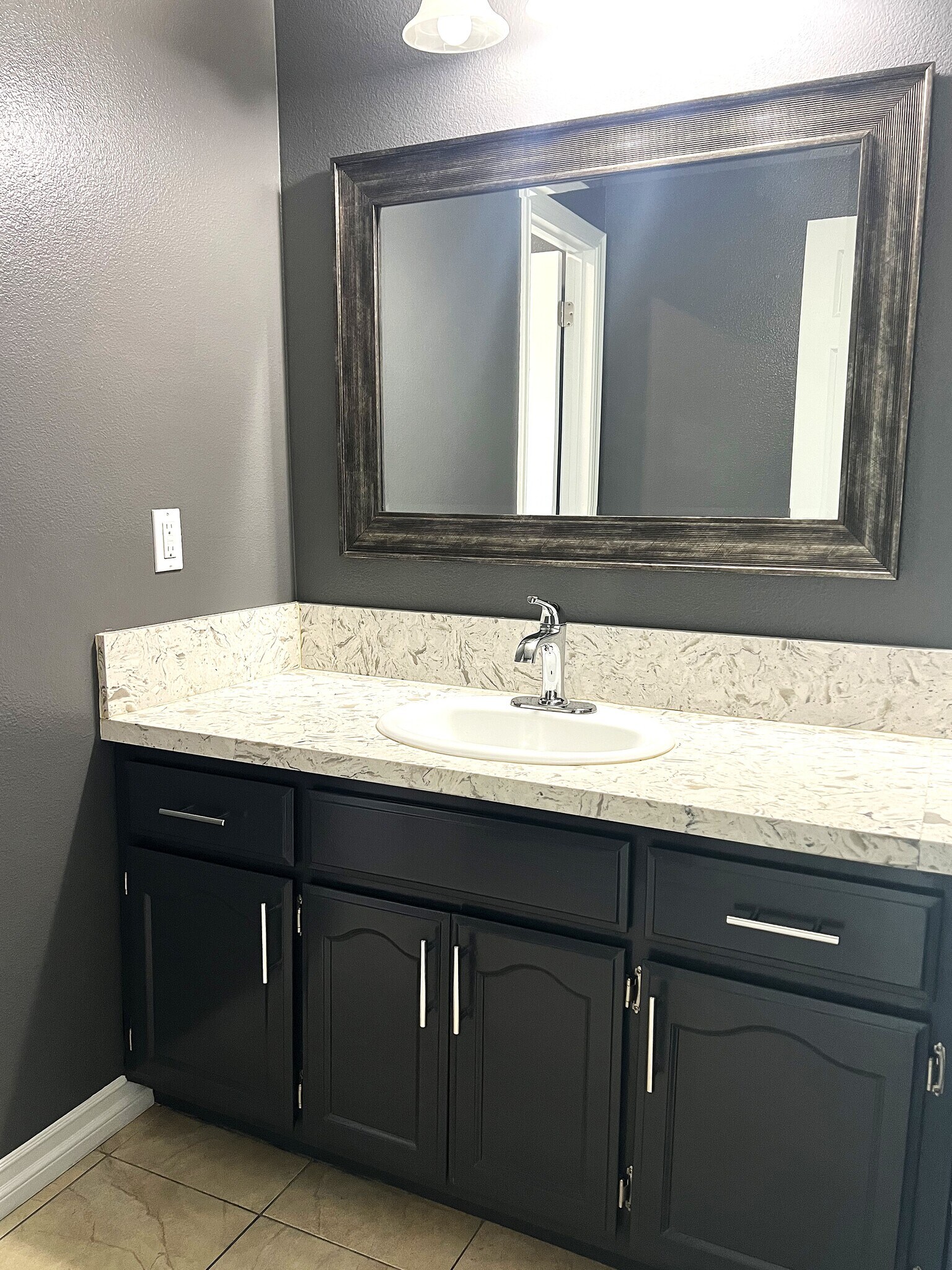Bathroom #1: Powder room - 338 W Plymouth St