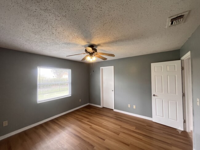 Building Photo - 72 Las Brisas Way