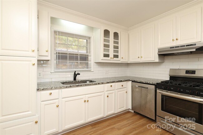 Building Photo - 937 Green Cir Dr