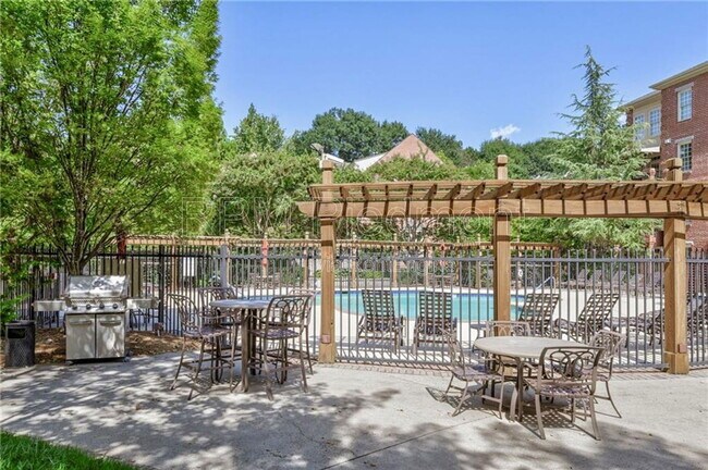 Building Photo - 1735 Peachtree St NW