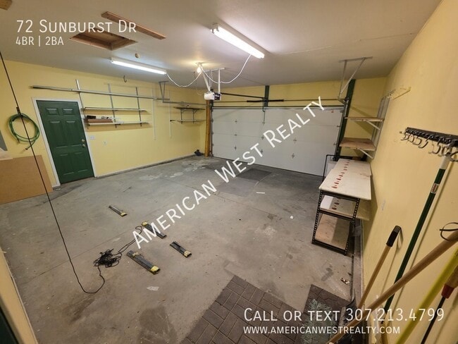 Building Photo - 72 Sun Burst Dr