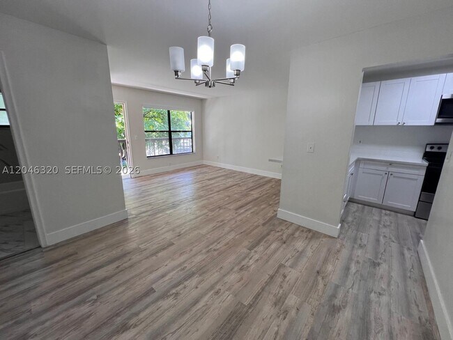 Building Photo - 2610 W 67th Pl
