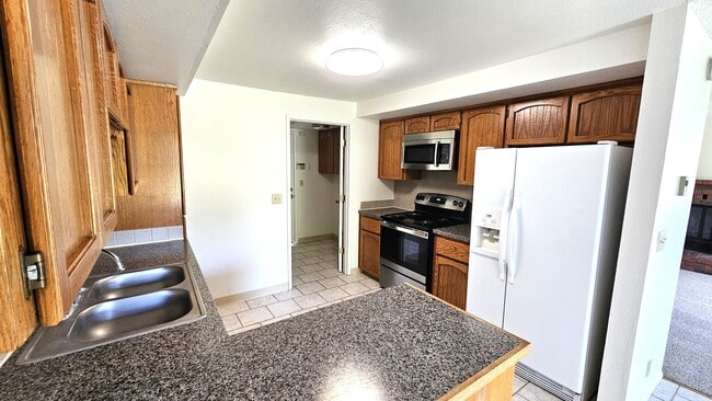 Building Photo - 1602 SE 145th Ct
