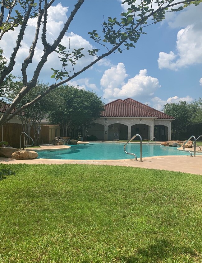 Building Photo - 15522 Forest Creek Farms Dr