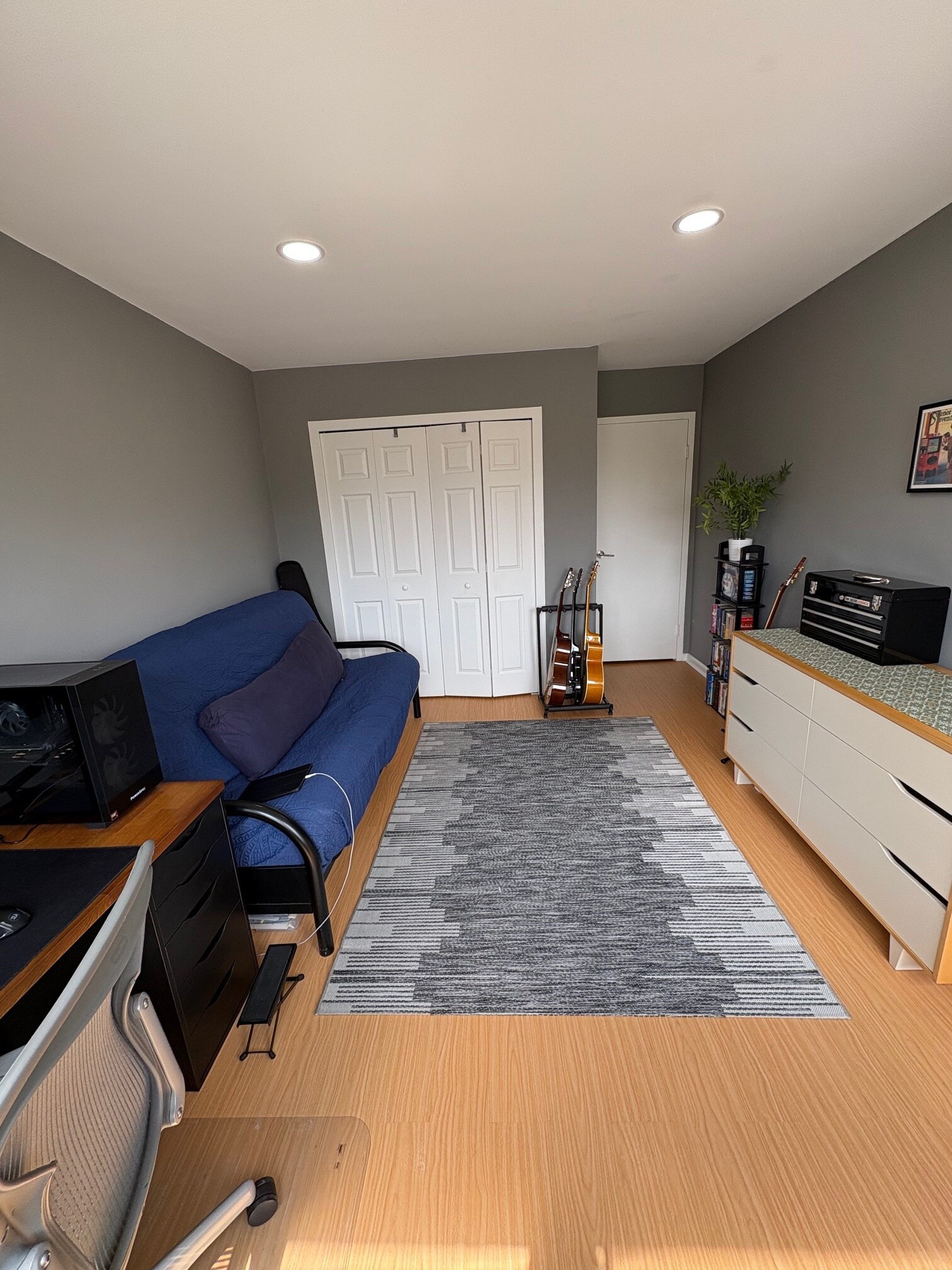 secondary bedroom with closet view - 4977 Battery Ln