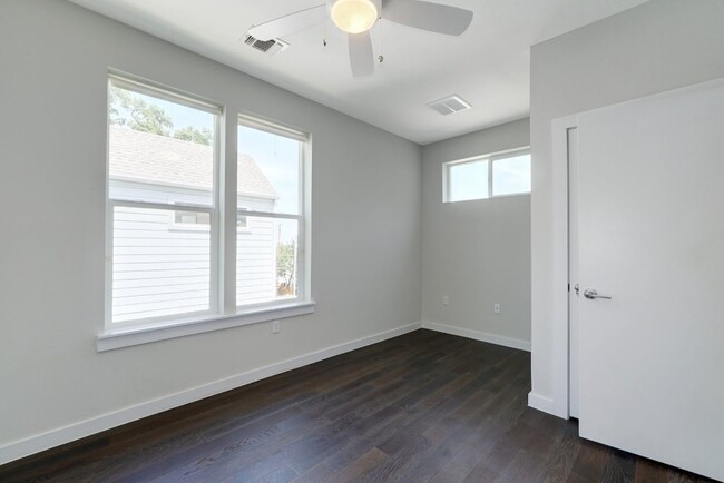 Building Photo - 3108 Aldwyche Dr