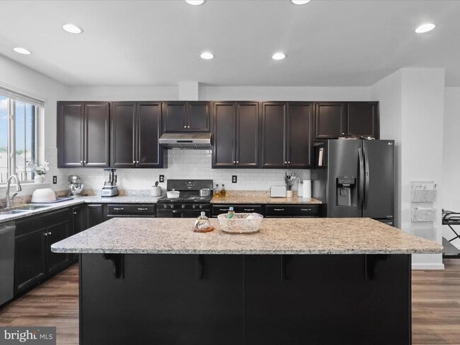 Building Photo - 422 Indigo Way