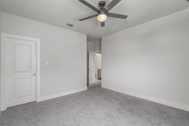Building Photo - 5363 Orsini Blfs