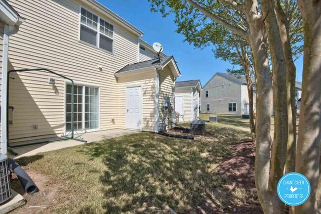Building Photo - 1725 TW Alexander Dr