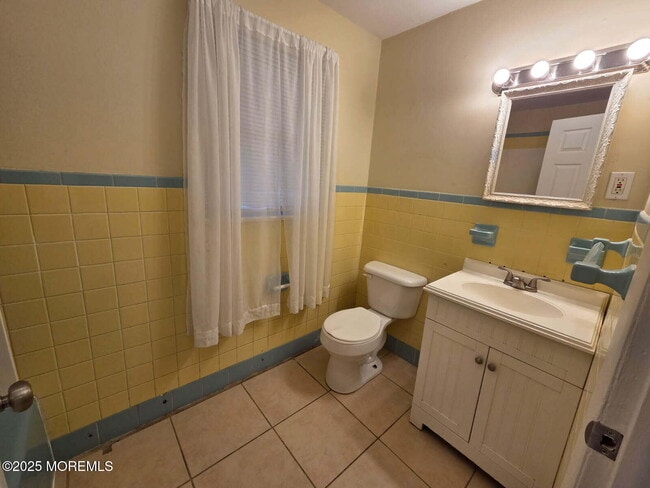 Building Photo - 219 Dock St