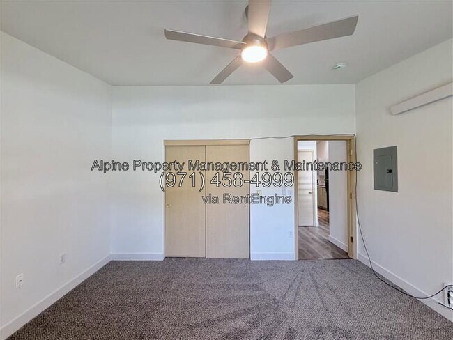 Building Photo - 10010 SW 125th Ave