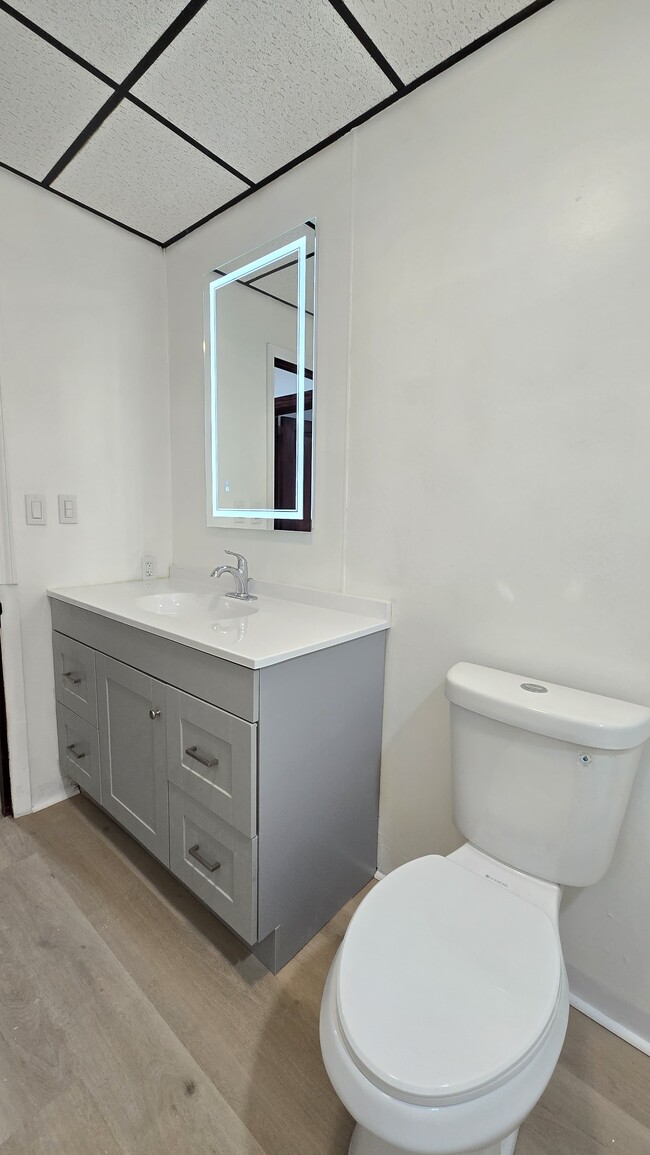 Building Photo - 607 N Hoffert St