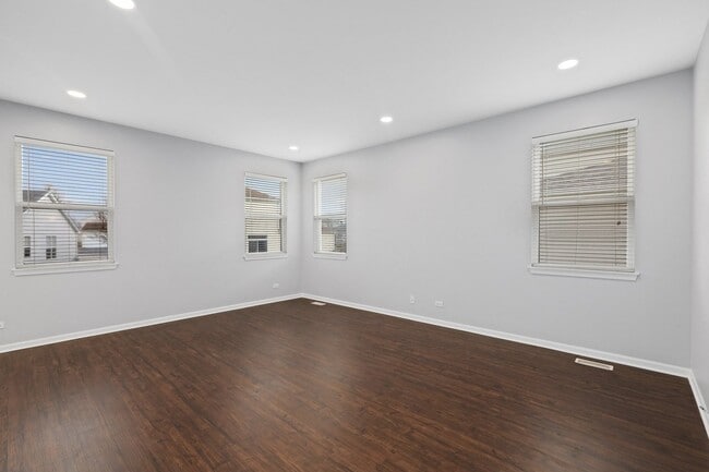 Building Photo - 1876 Bluestem Cir