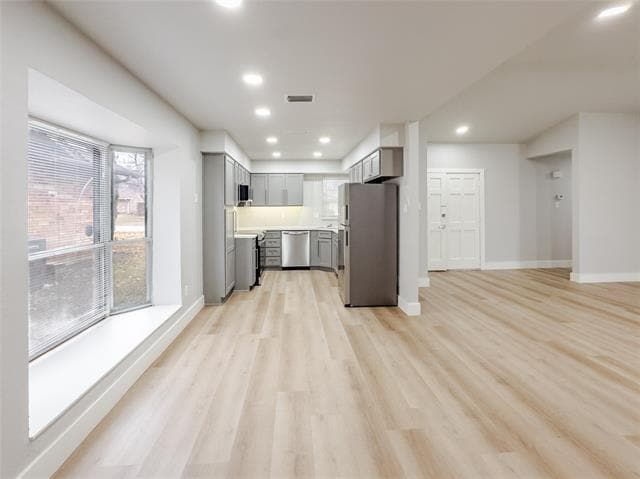 Building Photo - 2025 Glencrest Ln