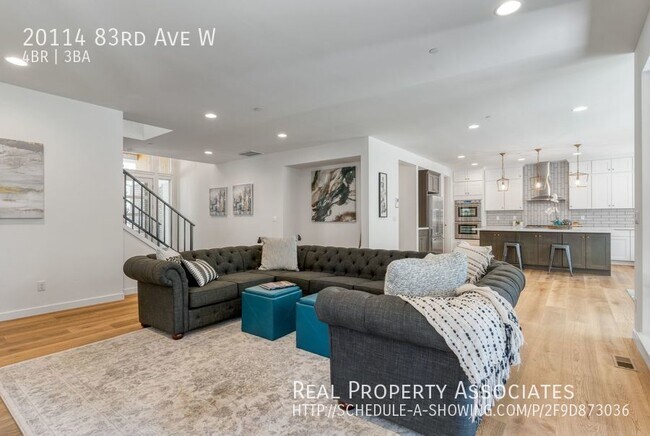 Building Photo - Edmonds Home