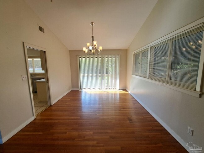 Building Photo - 8598 Meadowbrook Dr