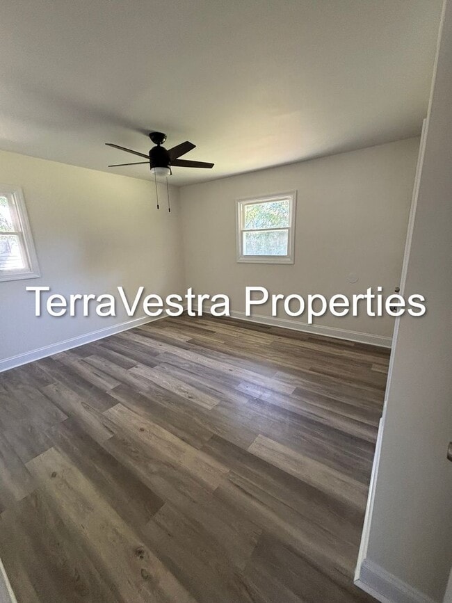 Building Photo - 3 Bed Single Family in Upper Deerfield!