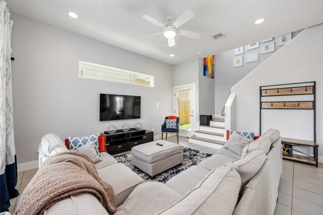 Building Photo - 1854 Dan St