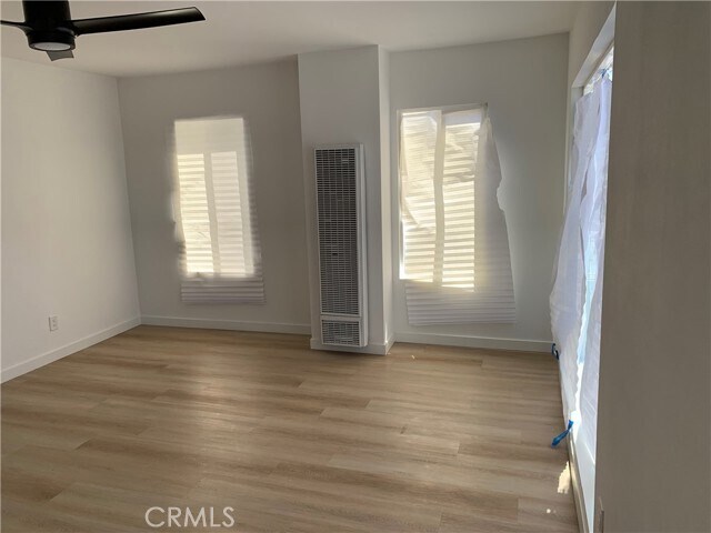 Building Photo - 1209 W 40th Pl