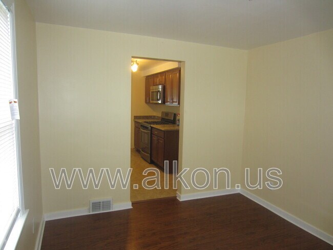 Building Photo - 2411 Webster Ave