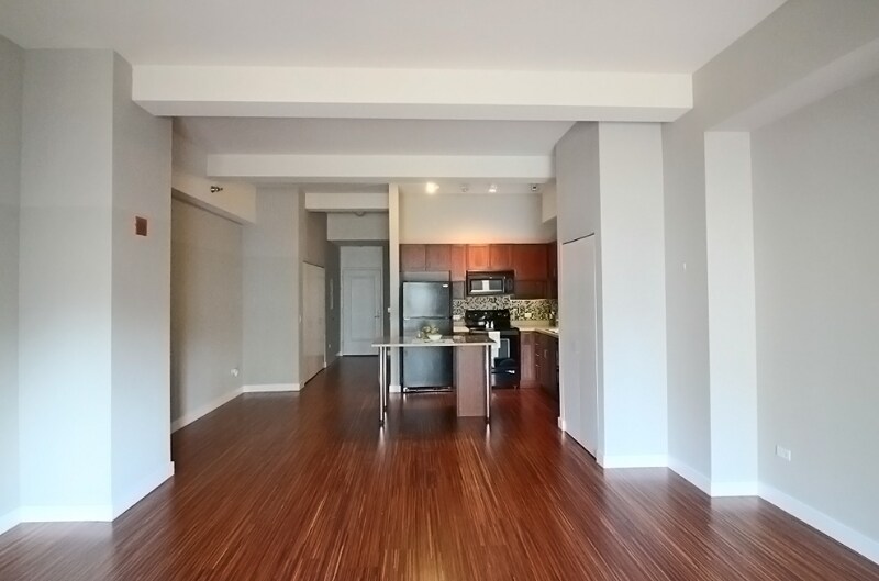 Building Photo - 47 E Lake St