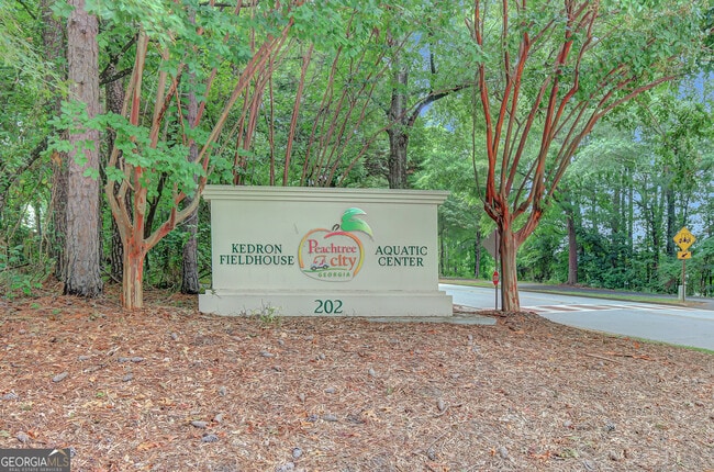 Building Photo - 112 Cottage Grove