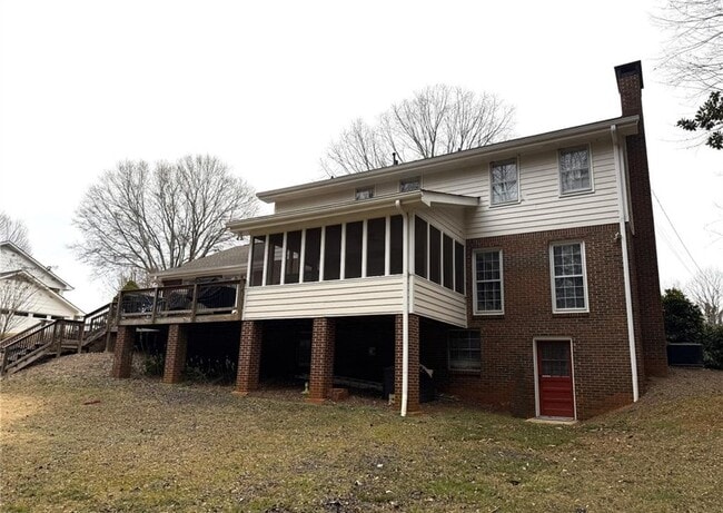 Building Photo - 1140 Falstaff Dr