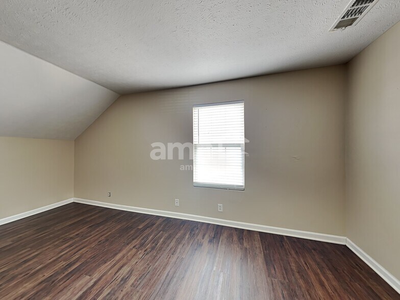 Building Photo - 2721 Apostle Ln