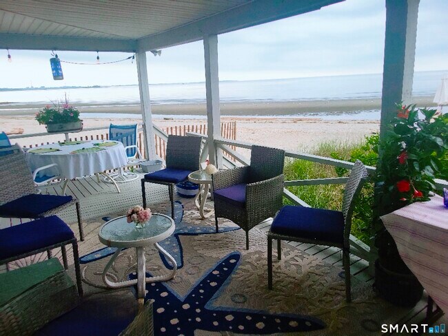 Building Photo - 655 Fairfield Beach Rd