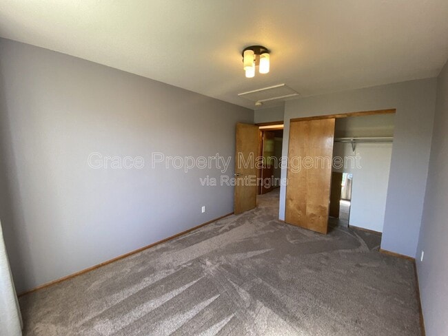 Building Photo - 13052 Grape Ct