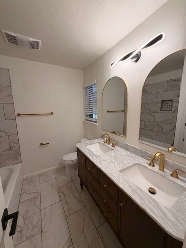 Building Photo - Rollingwood Neighborhood