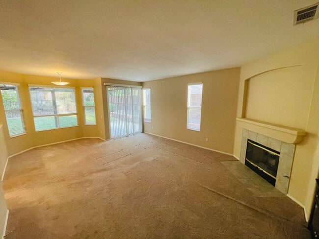 Building Photo - 42020 Dahlia Way