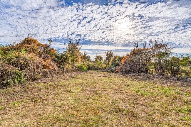 Building Photo - 1865 Ferber Ave