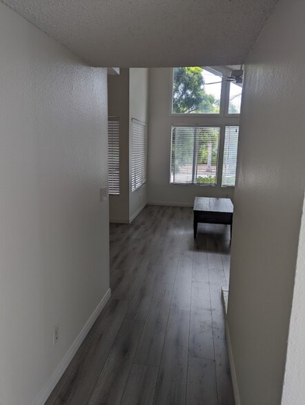 Building Photo - 1046 Canal St