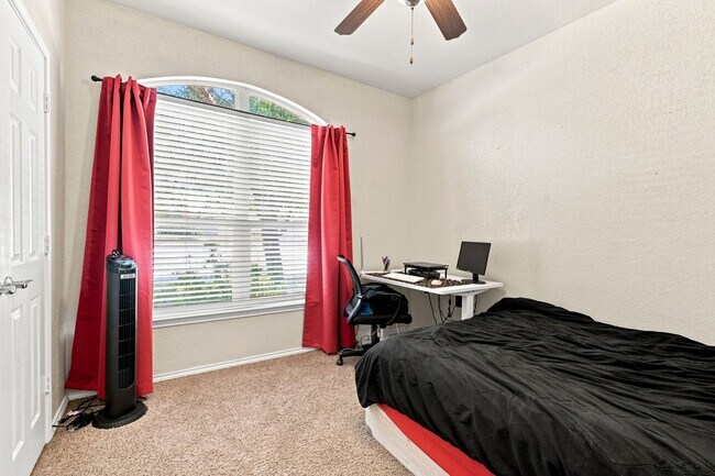 Building Photo - 4426 Semora Oak