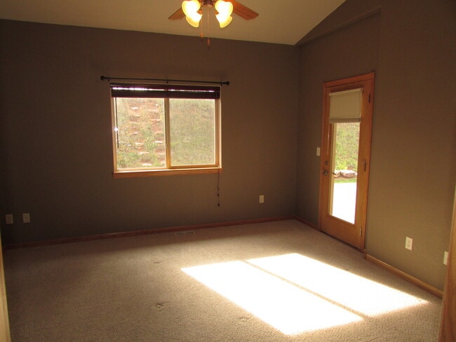 Building Photo - 3 BEDROOM | 3 BATH | DOUBLE CAR GARAGE | T...