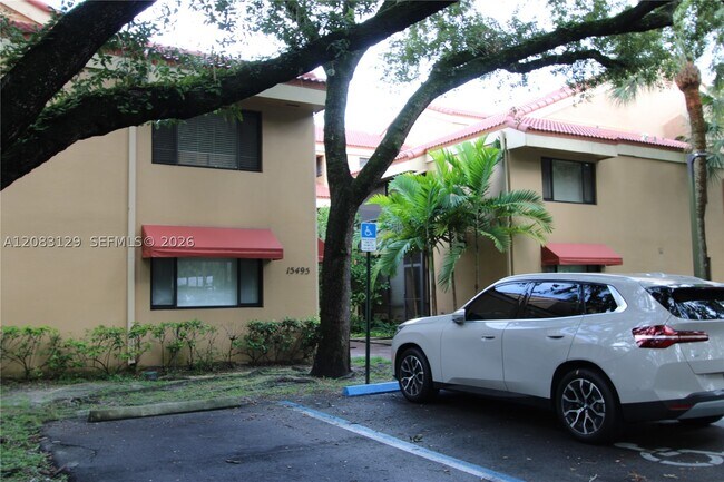 Building Photo - 15495 N Miami Lakeway