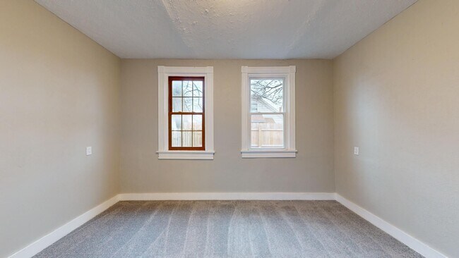 Building Photo - 3218-22 Walton