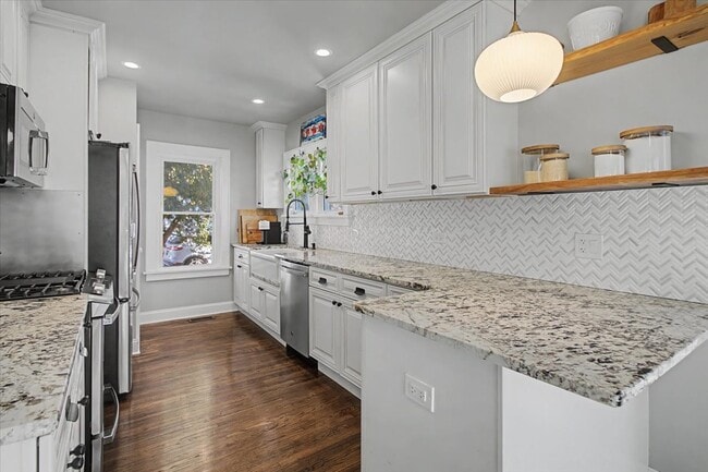 Building Photo - 136 E Jackson St