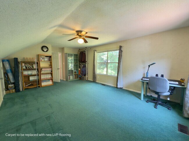 Building Photo - 4585 Village Park Dr E