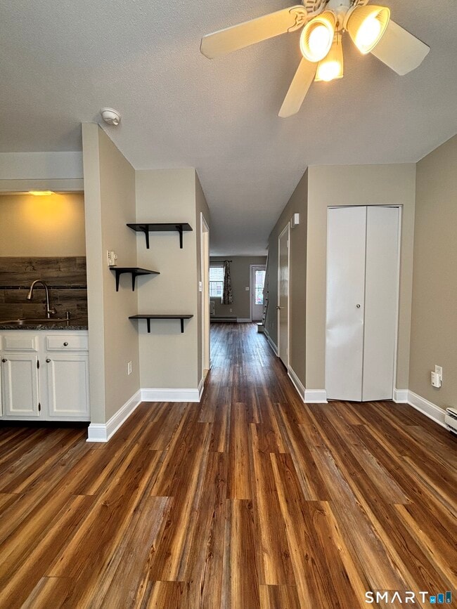 Building Photo - 100-112 N Turnpike Rd