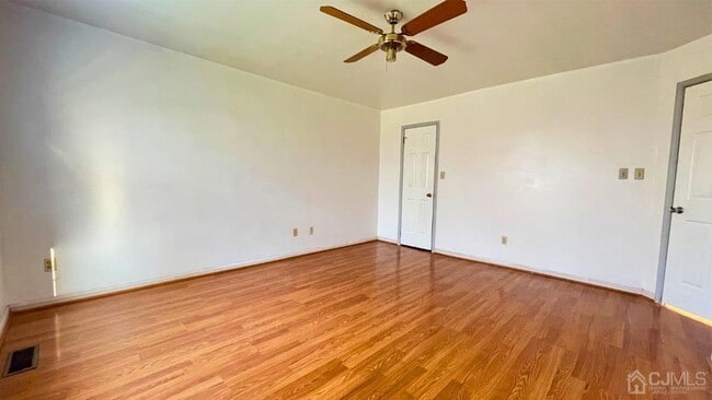 Building Photo - 6 Ayres Ct