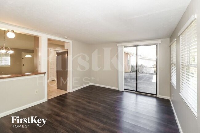 Building Photo - 1252 Sherwood Dr